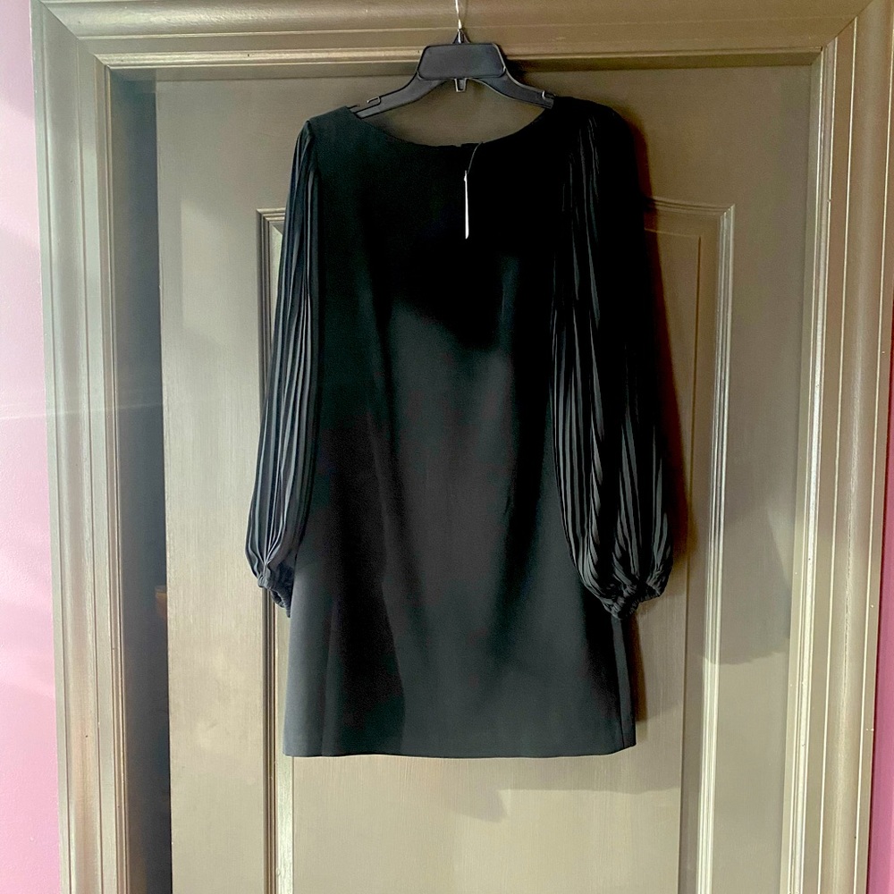 Black house White Market Black Pleated sleeve shift dress size 4 NWT